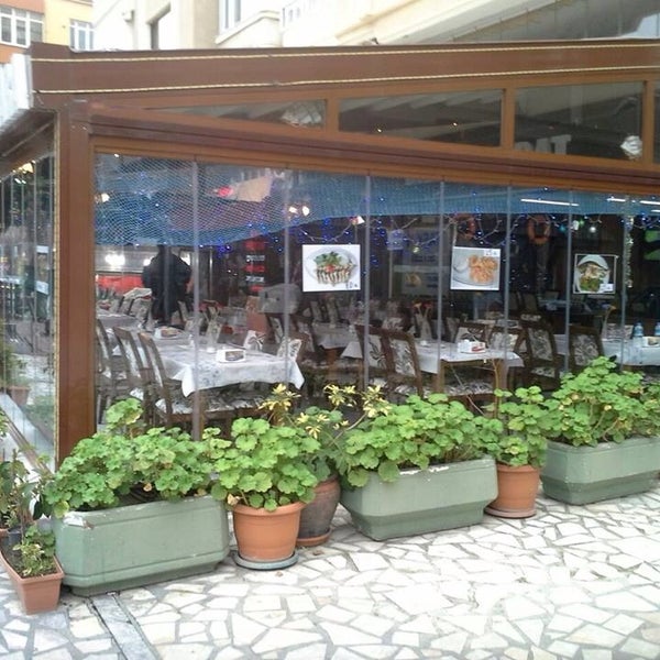 Photo taken at Akçakoca Nosta Balık Restaurant by Sinan O. on 3/20/2014