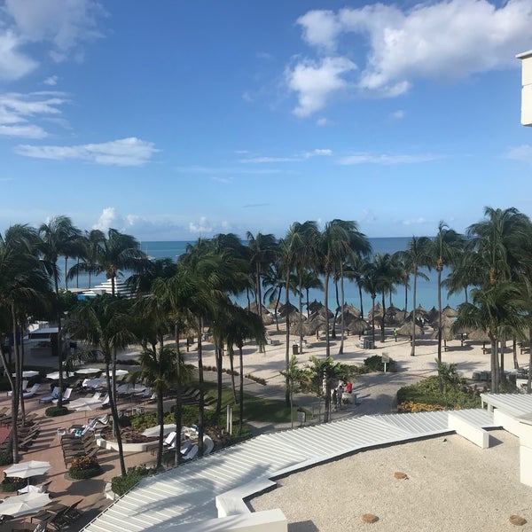 Foto diambil di Aruba Marriott Resort &amp; Stellaris Casino oleh Arleen S. pada 10/18/2019
