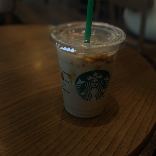 Foto scattata a Starbucks da ‏⠀ ‏★&#39;‏⠀ ‏ il 1/28/2020