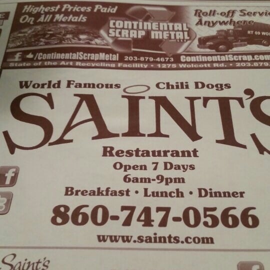 Foto tirada no(a) Saint&#39;s Restaurant &amp; Catering por Naked B. em 11/2/2015
