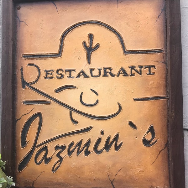 Foto diambil di Jazmin&#39;s Restaurant oleh Almond G. pada 11/18/2019