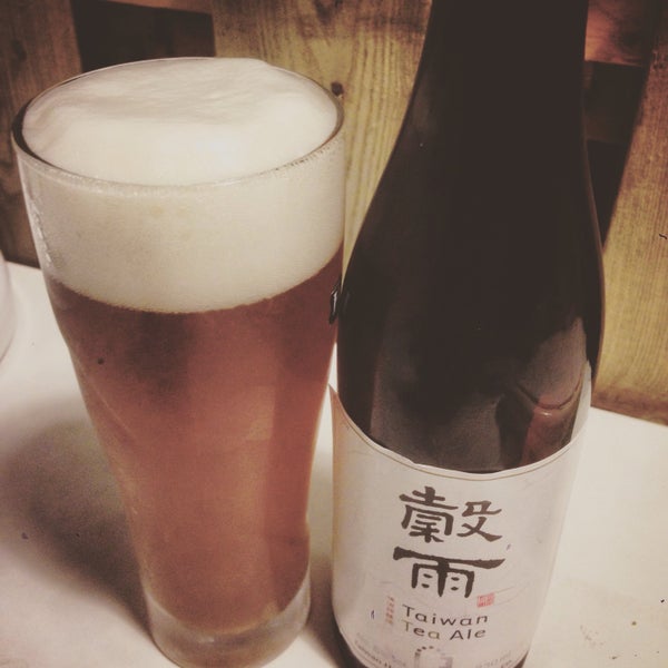 Das Foto wurde bei A Maker X 小客廳 Craft Beer Bar von 宗育 李. am 6/14/2015 aufgenommen