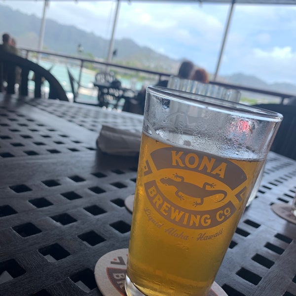 Foto tirada no(a) Kona Brewing Co. por Travis C. em 5/20/2022
