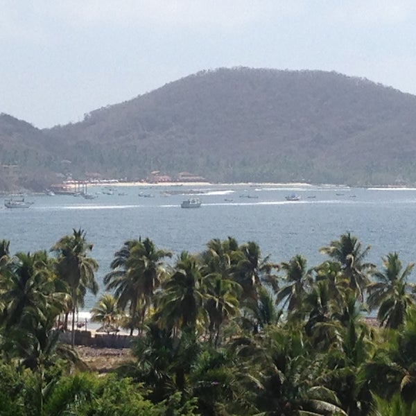 Photo taken at Viceroy Zihuatanejo by Larry K. on 4/16/2013