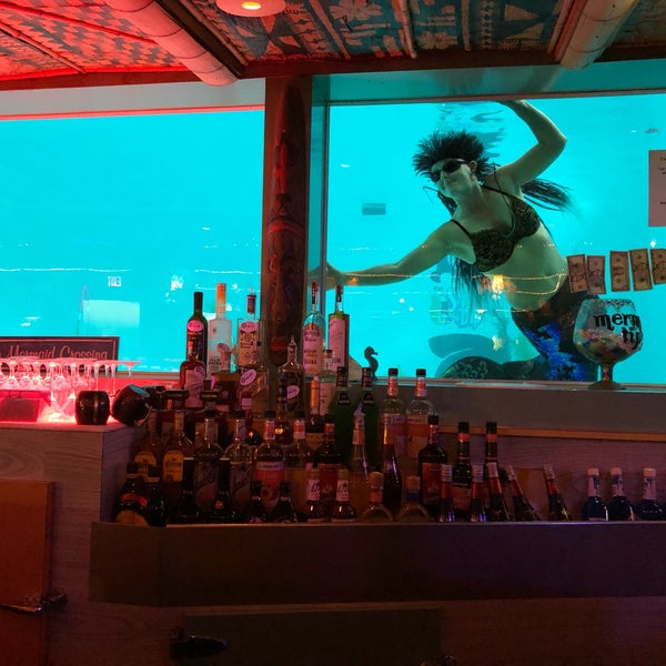 Foto tomada en Sip &#39;n Dip Lounge  por Jordan el 7/18/2019