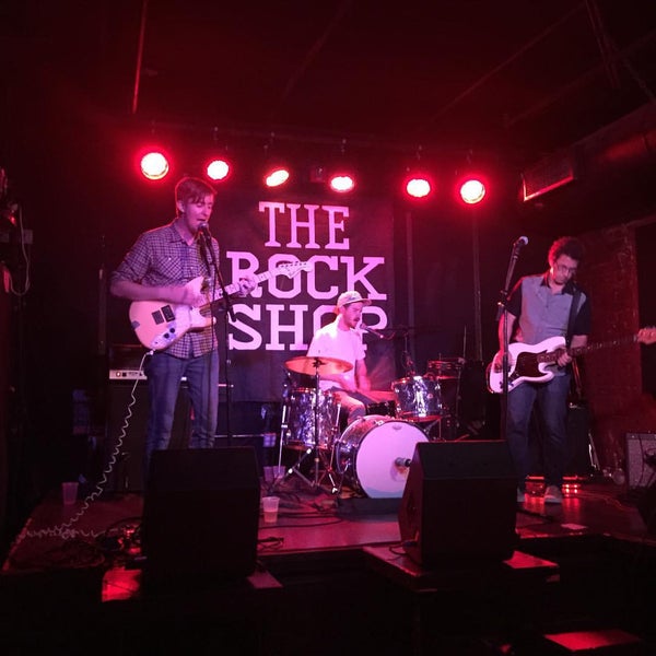Photo prise au The Rock Shop par Adam S. le8/29/2015