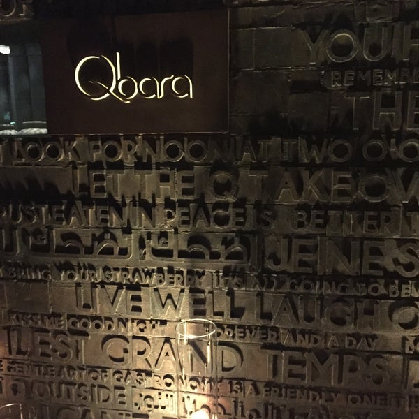 Снимок сделан в Qbara Restaurant Lounge &amp; Bar пользователем Gerd N. 11/13/2015