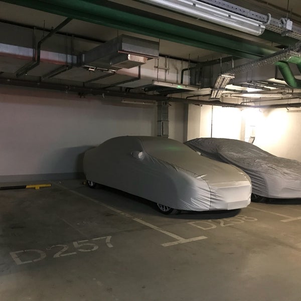 Дворец спорта парковка. Подземная парковка Мегаспорт. Пандусные парковки Москва.