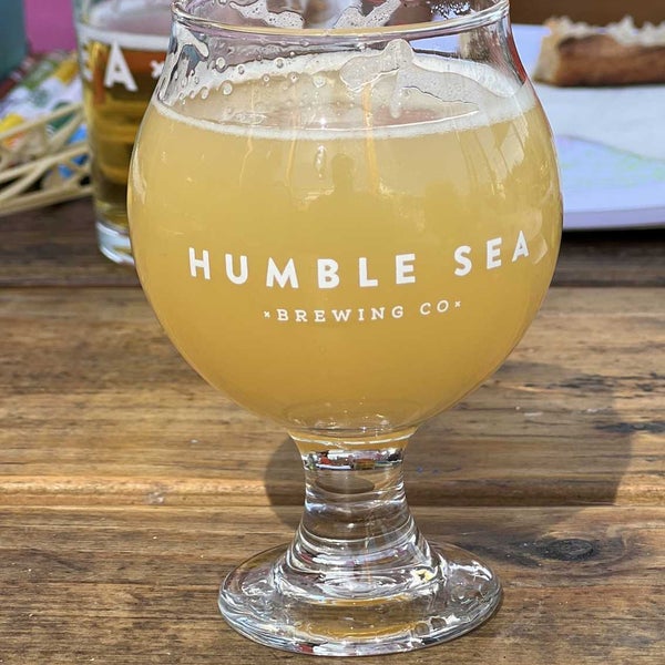 4/25/2022 tarihinde Lloyd J.ziyaretçi tarafından Humble Sea Brewing Co.'de çekilen fotoğraf