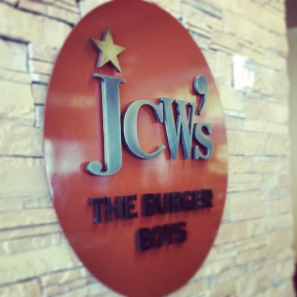 11/22/2013 tarihinde John S.ziyaretçi tarafından JCW&#39;s The Burger Boys'de çekilen fotoğraf