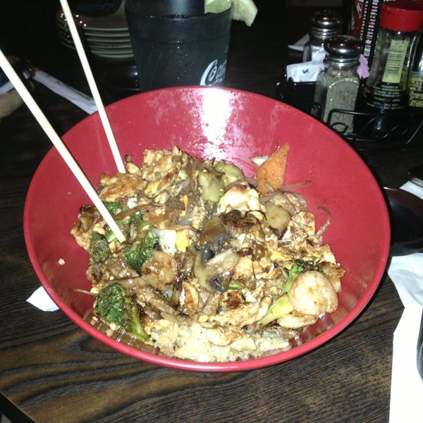 Photo taken at Yummy Yummy Mongolian Grill by Jennifer B. on 9/3/2013
