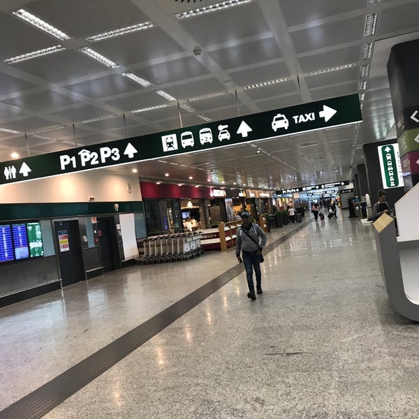 รูปภาพถ่ายที่ Aeroporto di Milano Malpensa (MXP) โดย Yilmaz Ö. เมื่อ 10/6/2017
