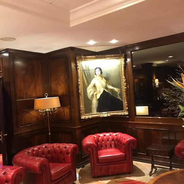 Photo taken at Hotel Bristol Geneva by Yilmaz Ö. on 11/3/2018
