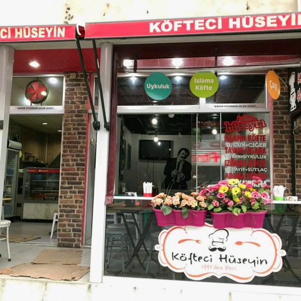 Foto tomada en Köfteci Hüseyin  por Burak U. el 5/17/2017