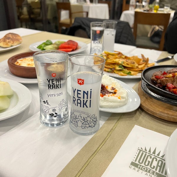 รูปภาพถ่ายที่ Tuğcan Hotel โดย Mustafa เมื่อ 11/23/2022