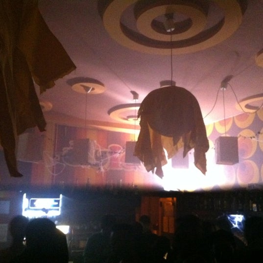 รูปภาพถ่ายที่ Juice Coffeehouse &amp; Loungebar โดย Szabolcs H. เมื่อ 11/4/2012