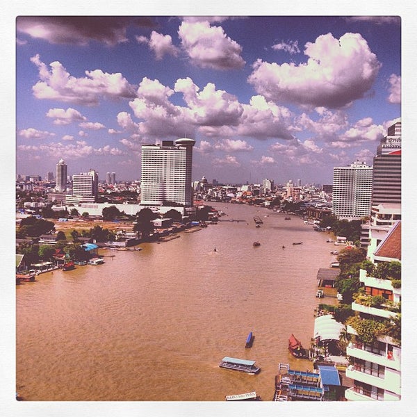 Photo taken at Shangri-La Hotel, Bangkok by Andrew T. on 11/1/2013