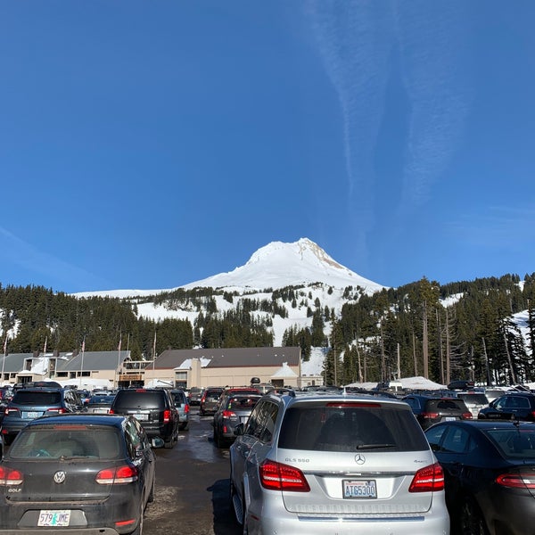รูปภาพถ่ายที่ Mt. Hood Meadows Ski Resort โดย Andrew T. เมื่อ 2/25/2020