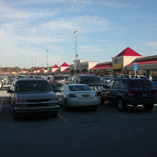 Photo taken at Tanger Outlet Locust Grove by Robert R. on 11/23/2012