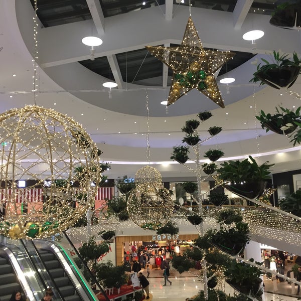 12/7/2018 tarihinde Alexandra W.ziyaretçi tarafından Westfield Shopping City Süd'de çekilen fotoğraf