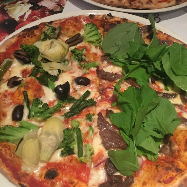 Photo prise au Piola Pizza par Birsen le11/27/2019