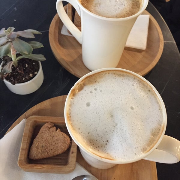10/1/2017에 Sevil✡️☪️✡️ K.님이 Lattas Coffee에서 찍은 사진