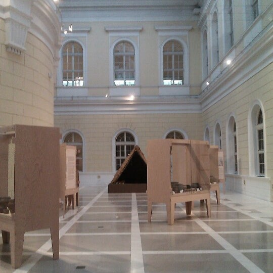 Foto tirada no(a) Narodni muzej Slovenije – Prešernova por M T. em 10/13/2012