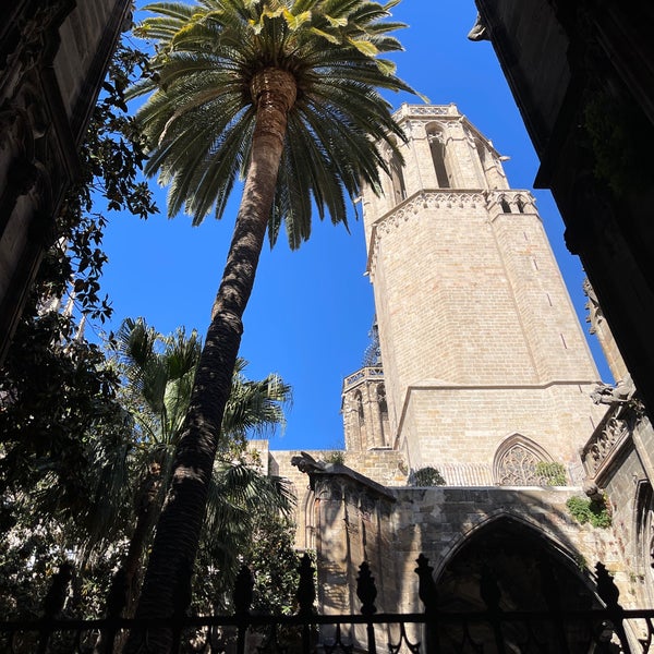 4/16/2024 tarihinde Suleiman A.ziyaretçi tarafından Catedral de la Santa Creu i Santa Eulàlia'de çekilen fotoğraf