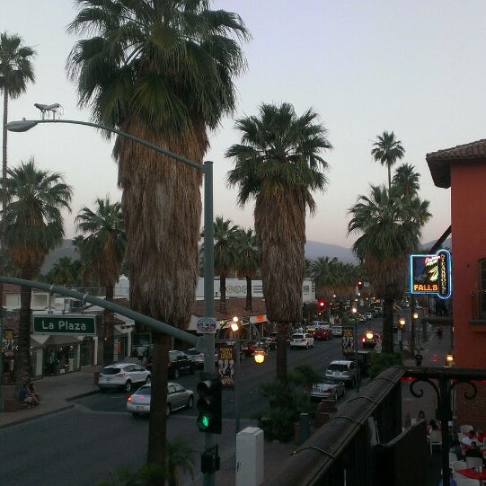 Снимок сделан в Matchbox - Palm Springs пользователем Adam M. 4/24/2013