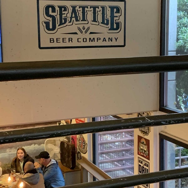 รูปภาพถ่ายที่ Seattle Beer Co. โดย Greg F. เมื่อ 10/26/2021