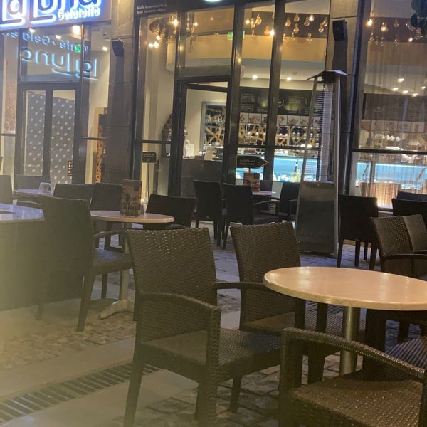 Foto scattata a La Luna Café da Muhannad il 12/5/2019