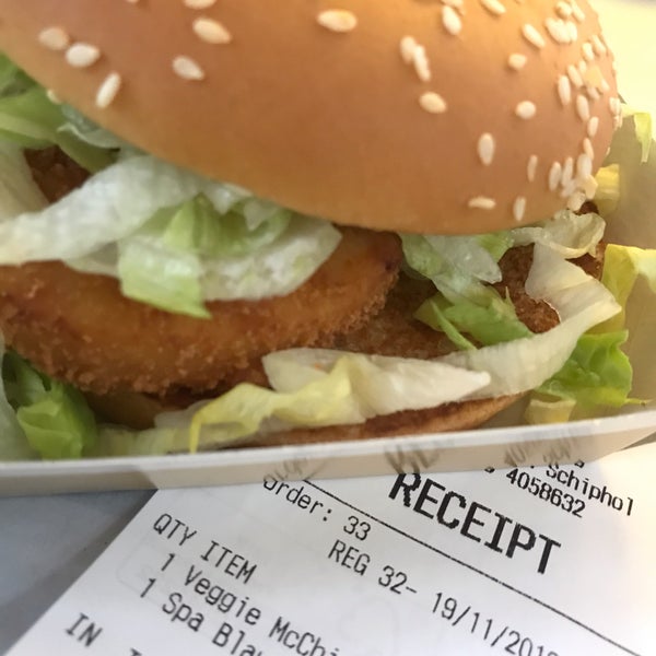 Foto diambil di McDonald&#39;s oleh Donna B. pada 11/19/2019