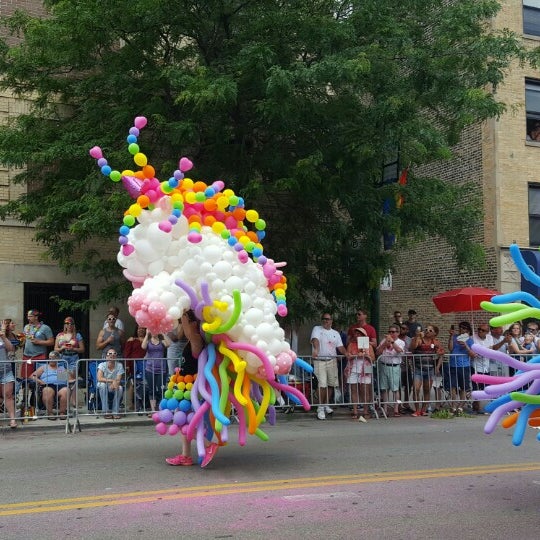 Снимок сделан в Chicago Pride Parade пользователем Lia D. 6/26/2016