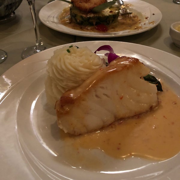 Photo taken at Jags Steak and Seafood Restaurant by Gary D. on 5/8/2018