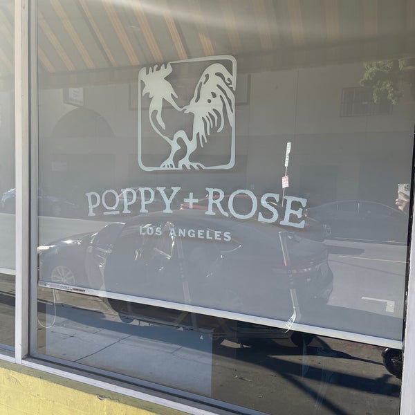 Foto tirada no(a) Poppy + Rose por Gary D. em 11/13/2021