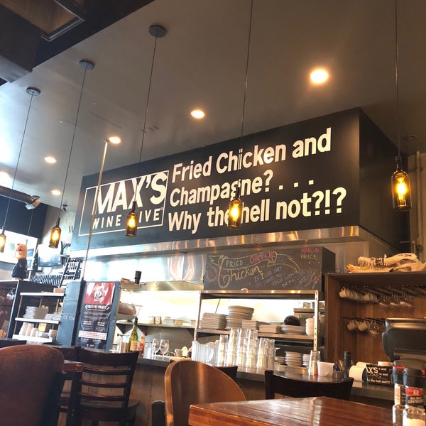 Photo taken at Max&#39;s Wine Dive by Gary D. on 9/3/2018