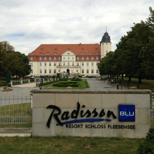 Photo taken at Schloss Fleesensee by Max K. on 9/9/2013