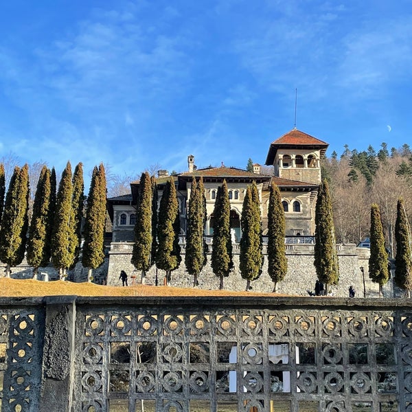 รูปภาพถ่ายที่ Castelul Cantacuzino โดย Halesz เมื่อ 12/29/2022