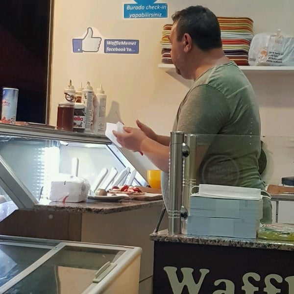 Foto diambil di Waffle Memet oleh Çağrı pada 6/7/2020