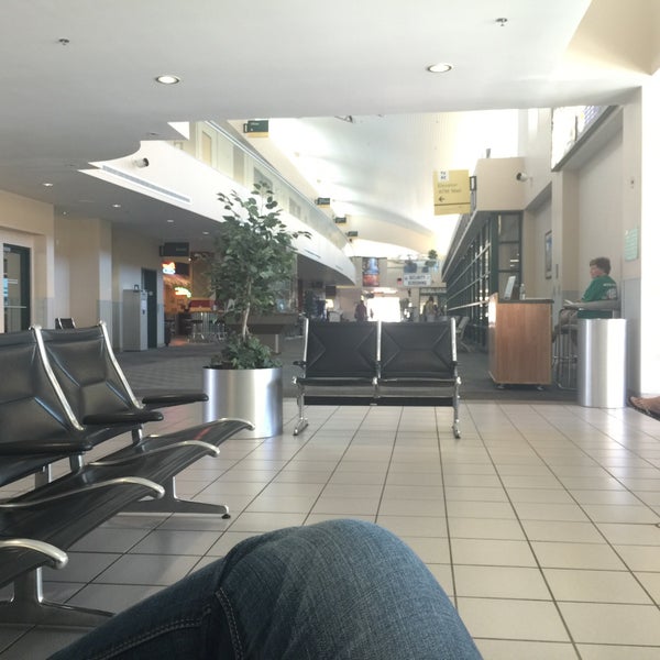 Foto tomada en Yuma International Airport (YUM)  por Rocio F. el 6/13/2015