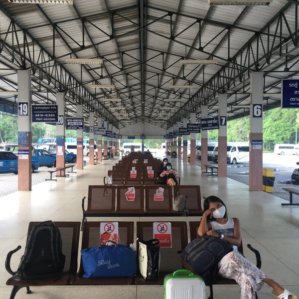 Trae Bus Rd สถานีขนส่งผู้โดยสารจังหวัดตราด (Trat Bus Terminal) - 18 ทิปส์ จาก ผู้ ...