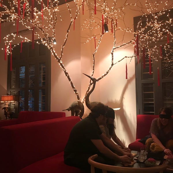 Das Foto wurde bei Noir. Dining in the Dark Saigon von Amy C. am 3/17/2018 aufgenommen