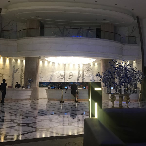 Снимок сделан в Pullman Shanghai Skyway Hotel пользователем Amy C. 12/22/2018