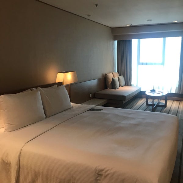 Photo taken at Grand Mercure Singapore Roxy by Amy C. on 2/22/2019