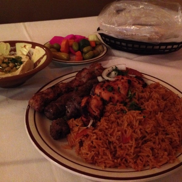 Foto scattata a Al Natour Middle Eastern Restaurant da Jonathan L. il 9/21/2013