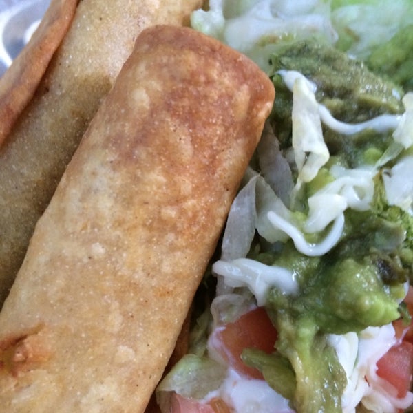 Снимок сделан в Del Sol Mexican Restaurant пользователем Emely 9/21/2014