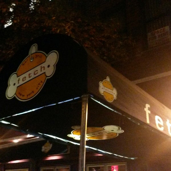 Foto tirada no(a) Fetch Bar and Grill por Noelle J. em 11/12/2014