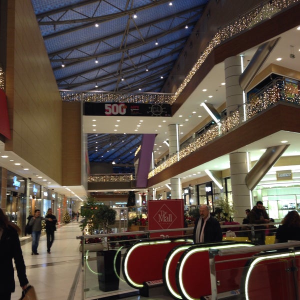 Снимок сделан в The Mall Athens пользователем Ioanna G. 12/14/2015