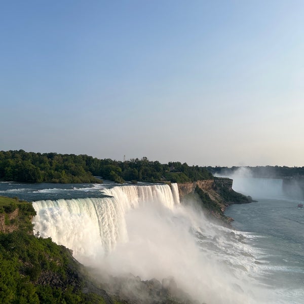 รูปภาพถ่ายที่ Niagara Falls State Park โดย Nawaf🦅 เมื่อ 7/10/2023