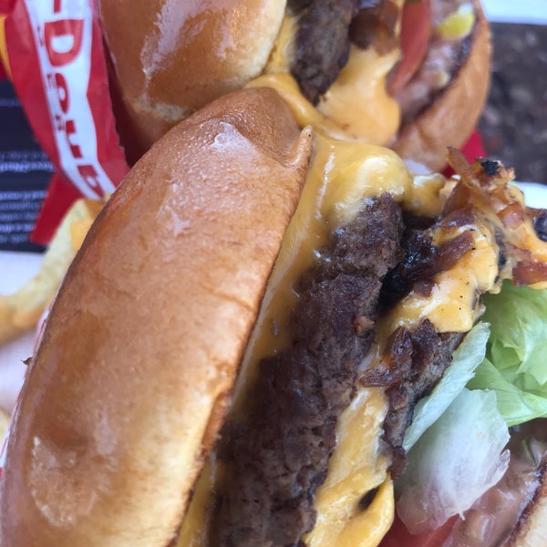 Photo taken at In-N-Out Burger by Joel V. on 10/5/2019